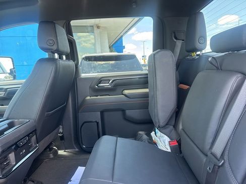 Used 2024 GMC Sierra 2500 AT4 AWD/4WD image 16
