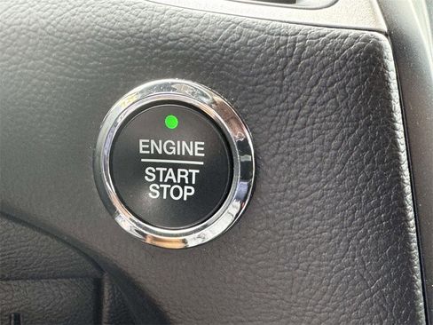 Used 2024 Ford Edge SEL image 8