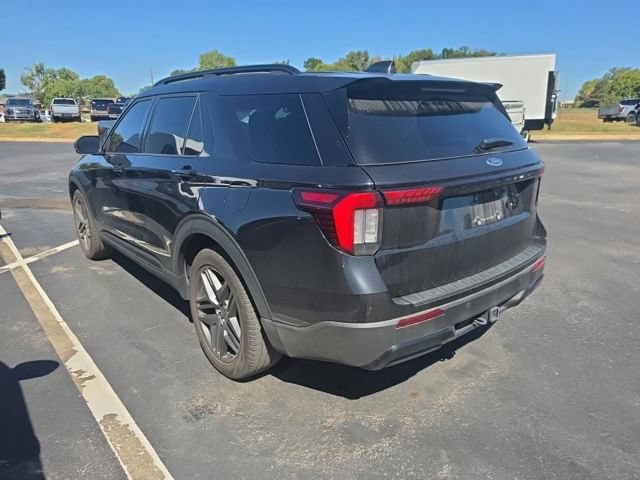 Used 2025 Ford Explorer ST-Line w/ Premium Package RWD image 3