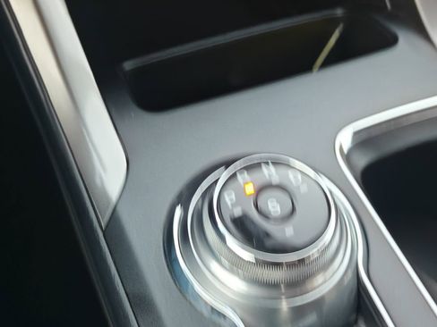 Used 2019 Ford Fusion SEL image 24