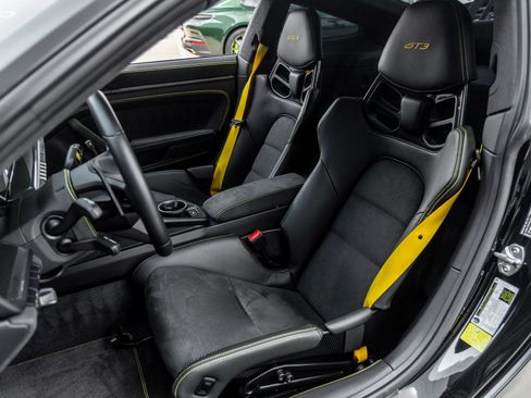 Certified 2024 Porsche 911 GT3 image 5