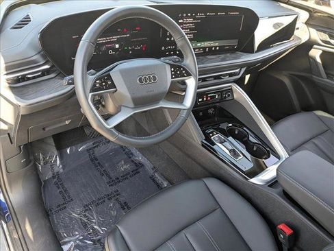Certified 2025 Audi Q5 Premium w/ Convenience Package image 9
