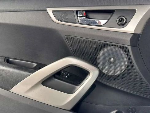 Used 2014 Hyundai Veloster image 15