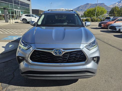 Used 2021 Toyota Highlander Limited AWD/4WD image 3