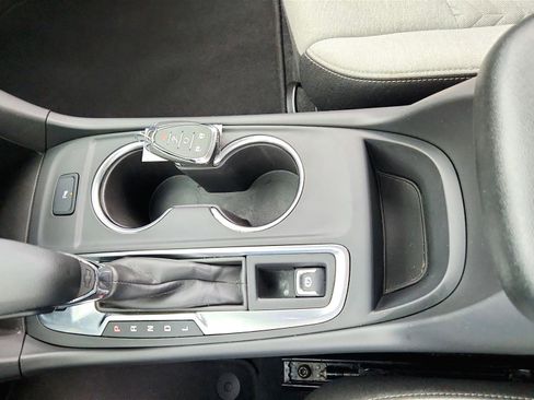 Used 2024 Chevrolet Equinox LT image 31