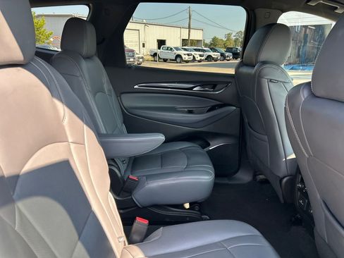 Used 2024 Buick Enclave Premium image 23