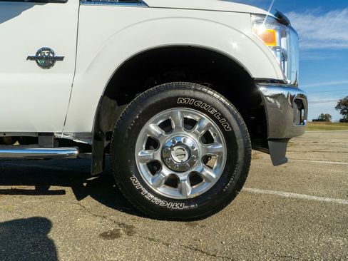 Used 2015 Ford F250 XLT w/ XLT Interior Package image 5