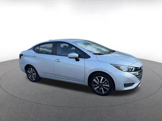 Used 2025 Nissan Versa SV video 2
