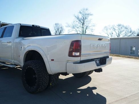 Used 2018 RAM 3500 Laramie Longhorn image 15