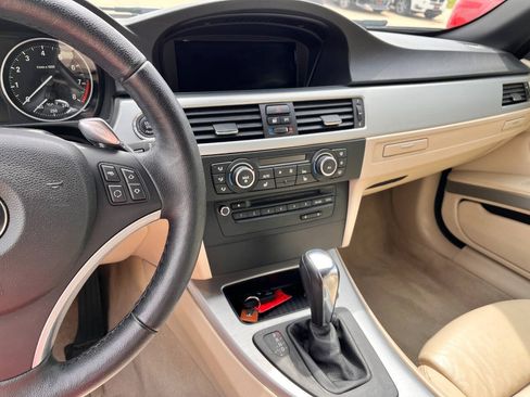 Used 2010 BMW 335i Convertible RWD image 19
