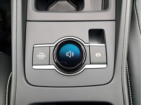 New 2025 Volkswagen Tiguan SE AWD/4WD image 19