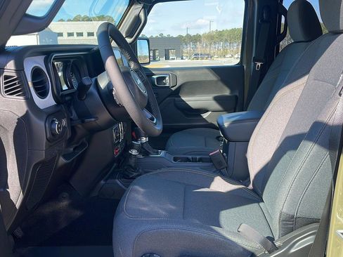 New 2025 Jeep Gladiator Willys image 13