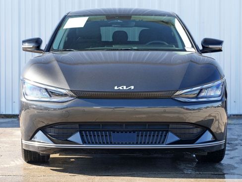 Used 2022 Kia EV6 Wind image 6