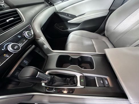 Used 2019 Honda Accord EX image 29