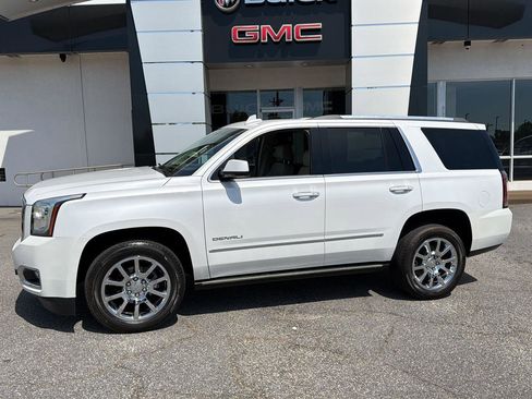 Used 2016 GMC Yukon Denali w/ Open Road Package AWD/4WD image 2