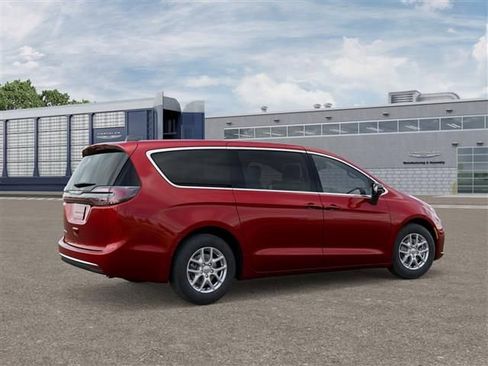 New 2026 Chrysler Pacifica Select image 4