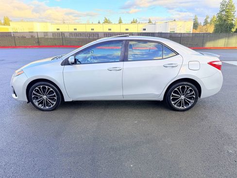 Used 2014 Toyota Corolla S image 2