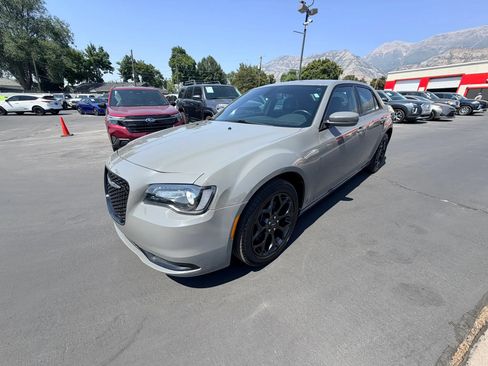 Used 2019 Chrysler 300 S AWD/4WD image 7