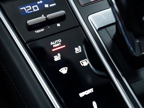 Used 2019 Porsche Panamera Turbo image 13