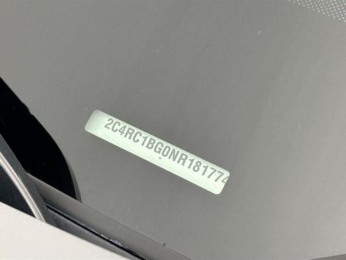 Used 2022 Chrysler Pacifica Touring-L FWD image 31