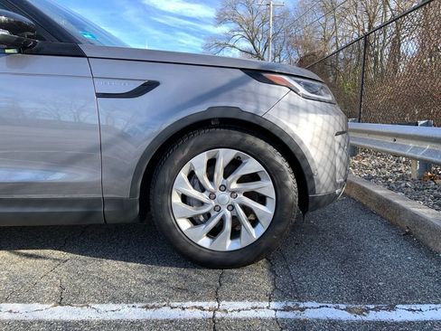 Certified 2025 Land Rover Discovery S image 11