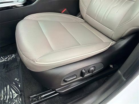 Used 2024 Buick Envista Avenir image 18