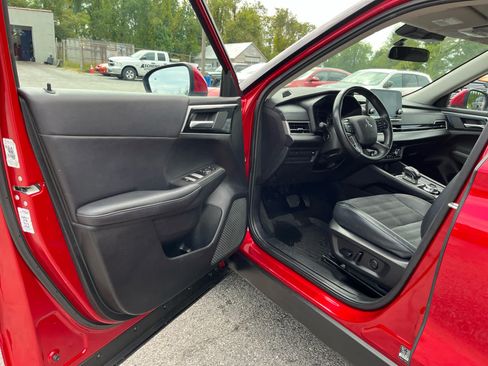 Used 2024 Mitsubishi Outlander SE AWD/4WD image 9