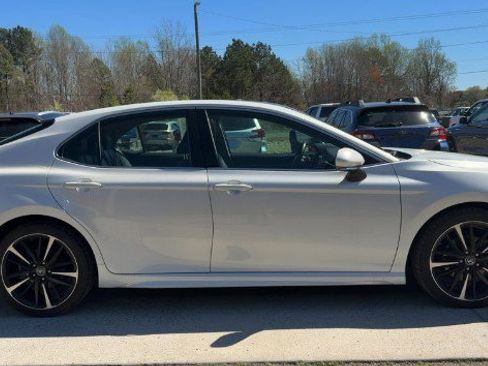 Used 2018 Toyota Camry XSE image 2