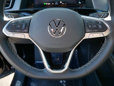 Certified 2025 Volkswagen Atlas Cross Sport SE w/ Black Wheel Package image 25