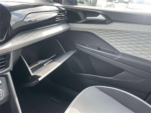 Used 2022 Volkswagen Taos S image 32