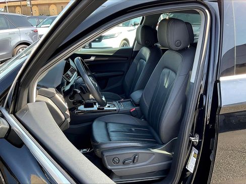 Used 2021 Audi Q5 2.0T Premium Plus w/ Premium Plus Package AWD/4WD image 8