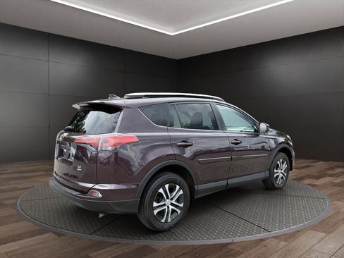 Used 2016 Toyota RAV4 LE AWD/4WD image 8