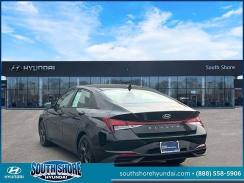 Certified 2021 Hyundai Elantra SEL w/ Cargo Package FWD image 5