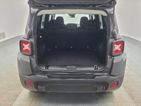 Used 2019 Jeep Renegade Latitude AWD/4WD image 29