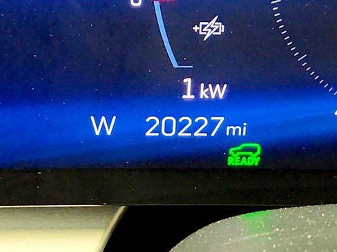 Used 2024 Cadillac Lyriq Sport image 15