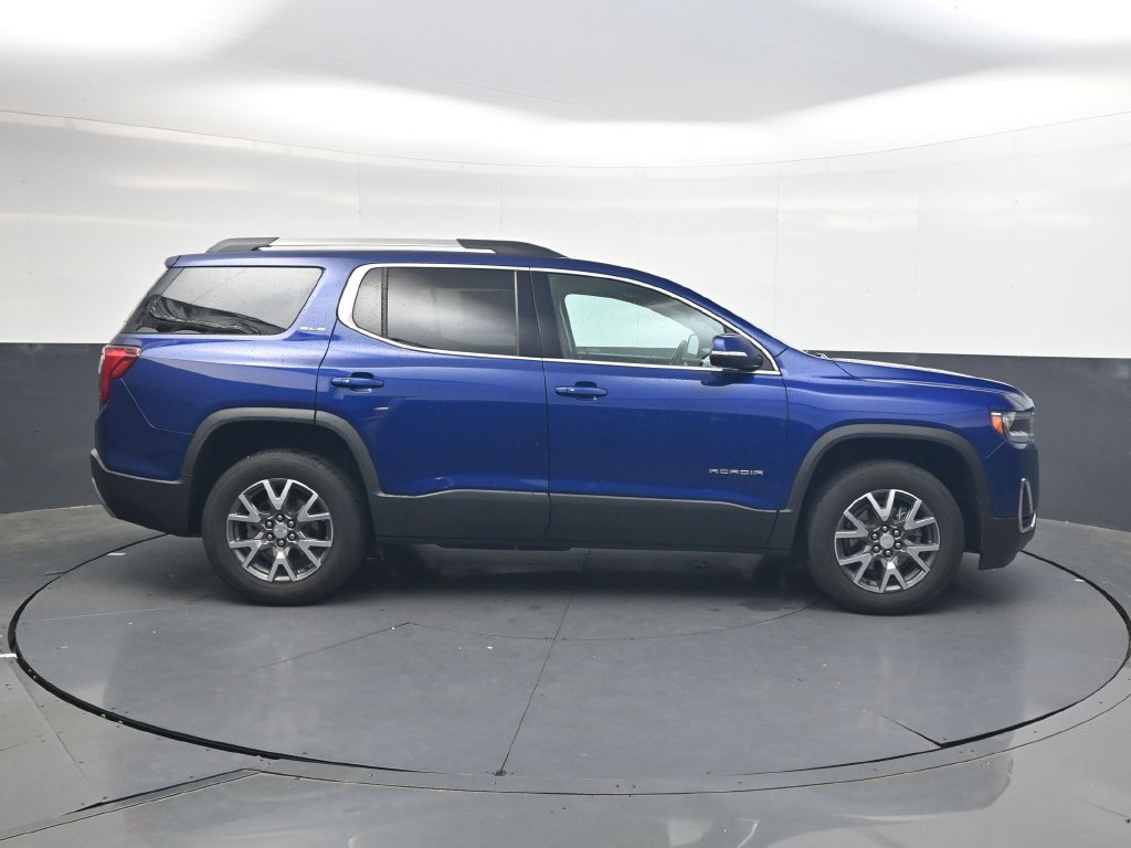 Used 2023 GMC Acadia SLE w/ Driver Convenience Package FWD image 3