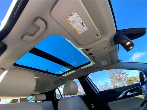 Used 2018 INFINITI QX30 Premium w/ Cargo Package image 13