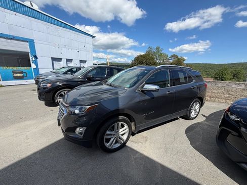 Used 2019 Chevrolet Equinox Premier AWD/4WD image 2