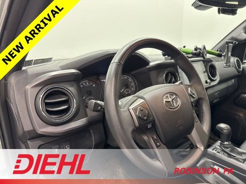 Used 2023 Toyota Tacoma TRD Off-Road image 20