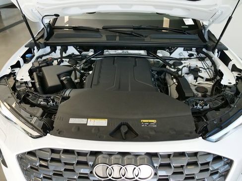 New 2025 Audi Q5 Premium image 9