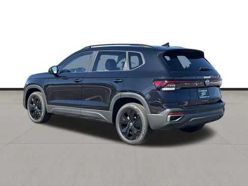 New 2026 Volkswagen Taos SE image 7