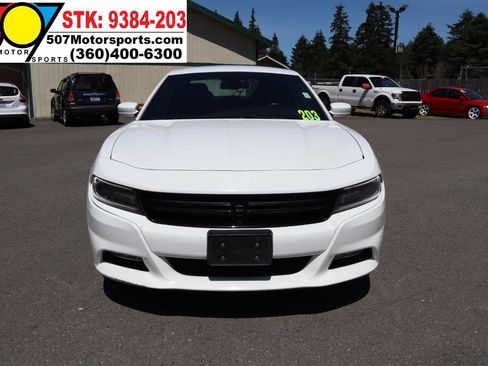 Used 2016 Dodge Charger SXT RWD image 12