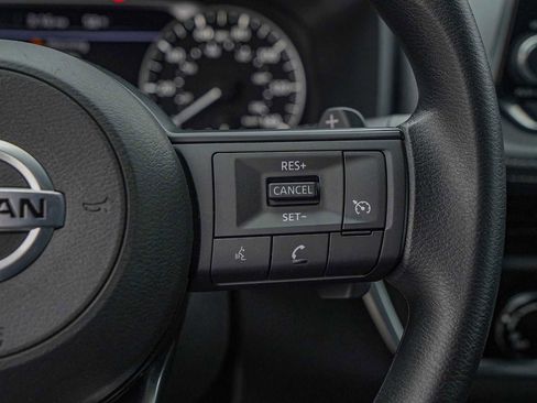 Used 2021 Nissan Rogue S image 14