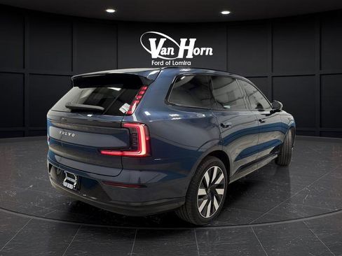 Used 2025 Volvo EX90 Ultra AWD/4WD image 3