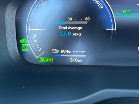 Used 2025 Toyota RAV4 XSE image 30