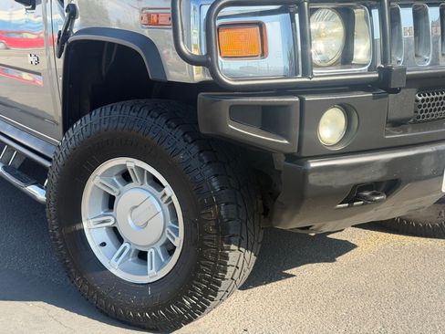 Used 2003 HUMMER H2 w/ Preferred Equipment Group AWD/4WD image 3