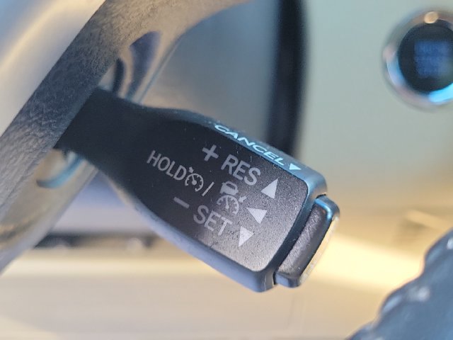 Used 2018 Toyota Highlander XLE FWD image 21