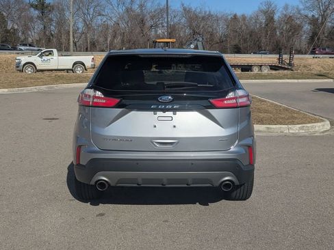 Used 2024 Ford Edge Titanium image 4