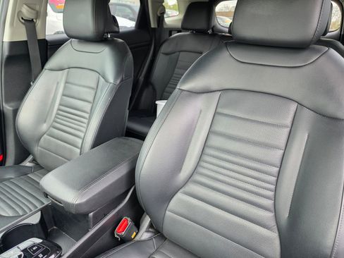 Used 2024 Kia Sportage SX image 16