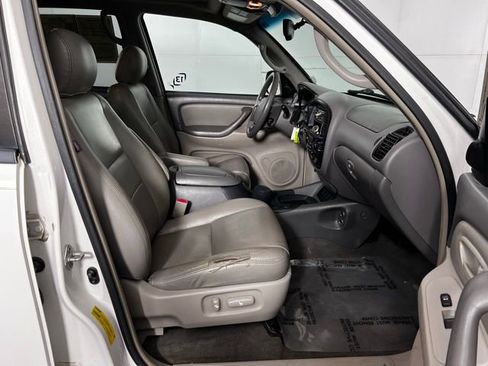 Used 2006 Toyota Sequoia SR5 image 19